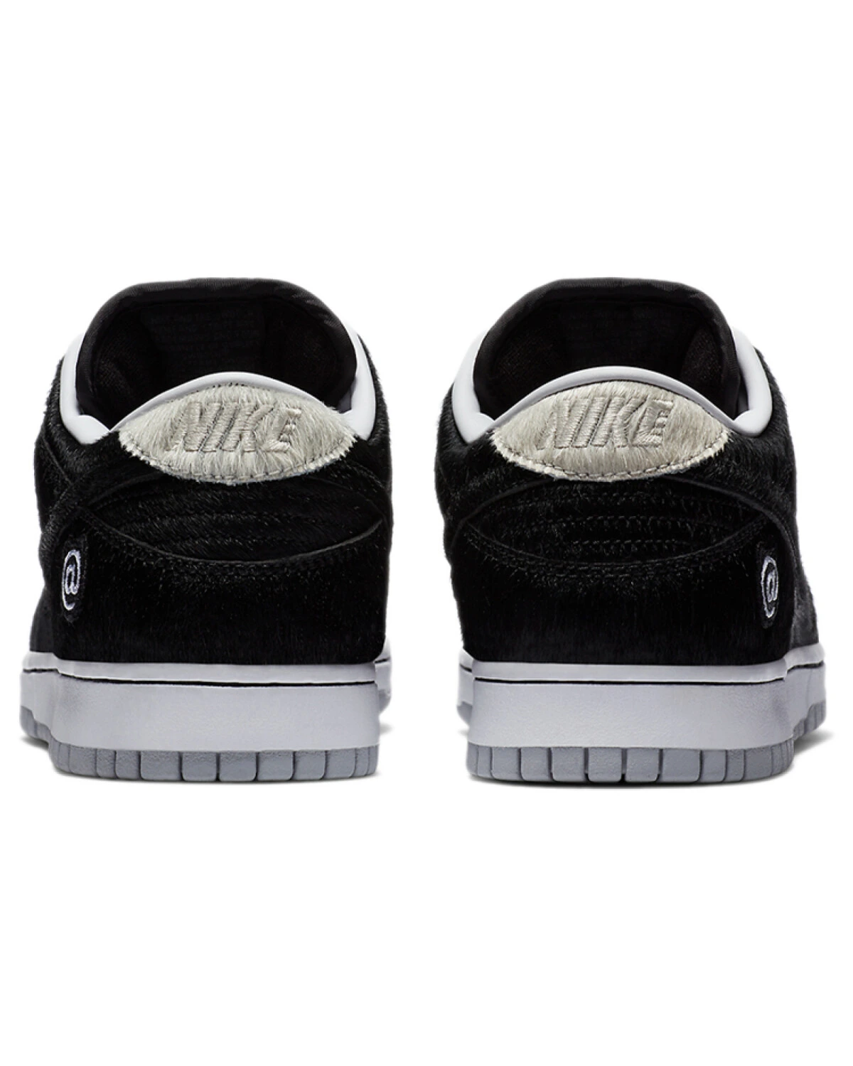 Nike Dunk SB OG QS 'Be@rbrick' унисекс кроссовки черно-белые из замши картинка