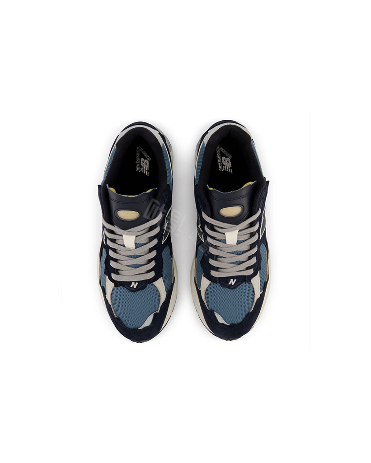 New Balance 2002R унисекс кроссовки черные из ткани и замши для бега и повседневной носки картинка