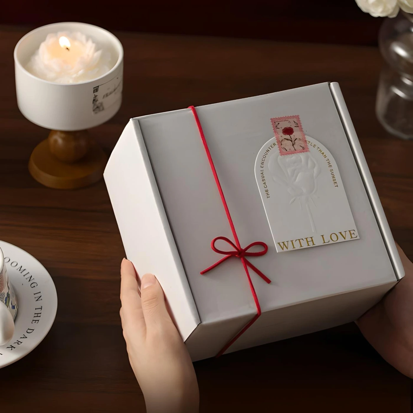 Ароматическая свеча в виде розы картинка