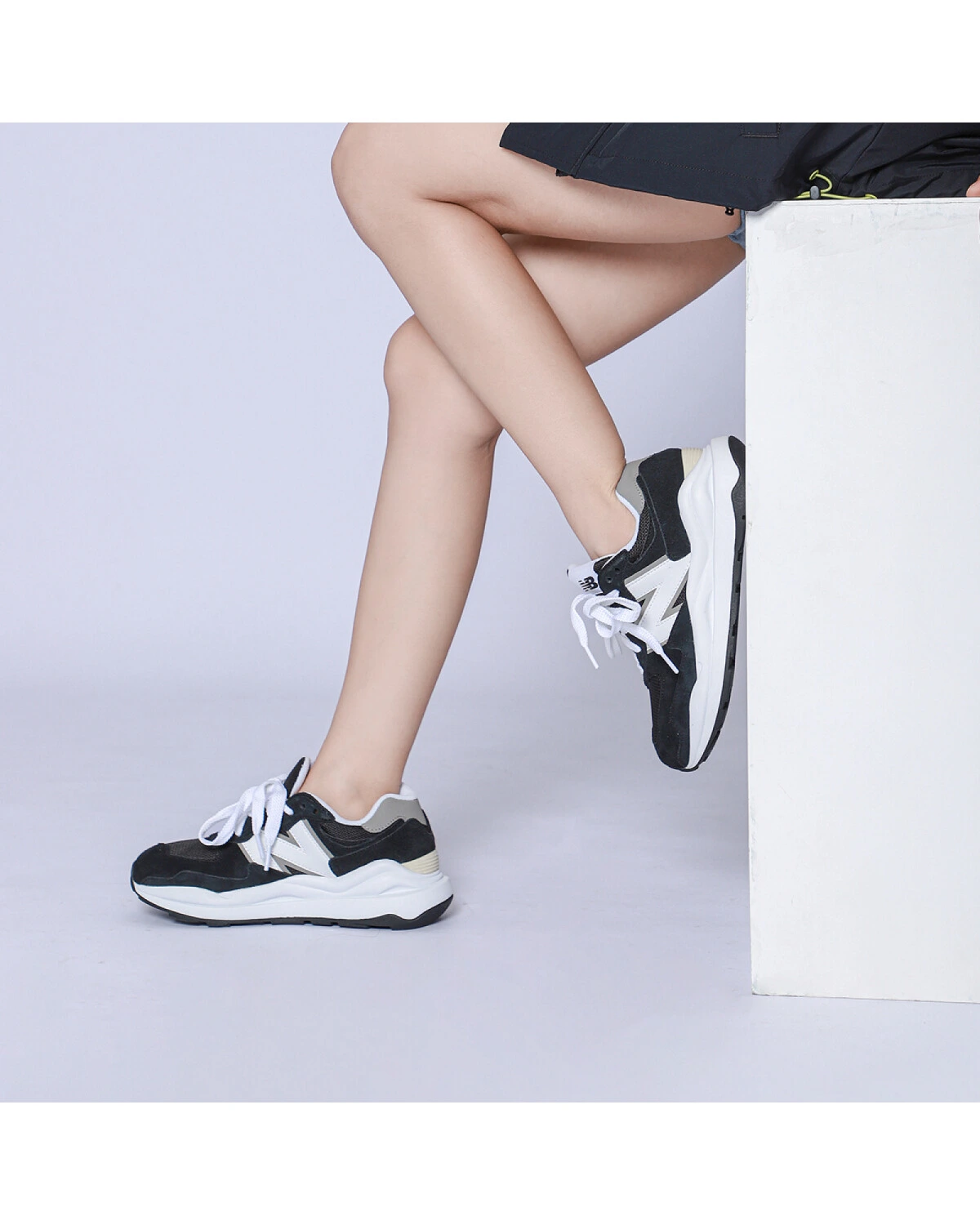 New Balance 5740 унисекс повседневные кроссовки кожаные черно-белые картинка