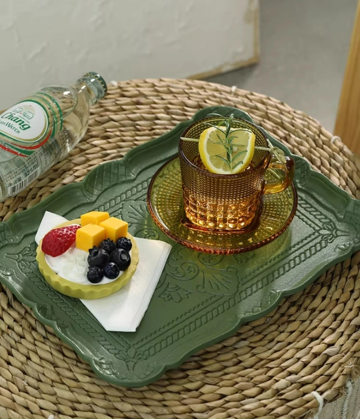 Деревянный поднос Моранди для чаепития и сервировки (зеленый) картинка