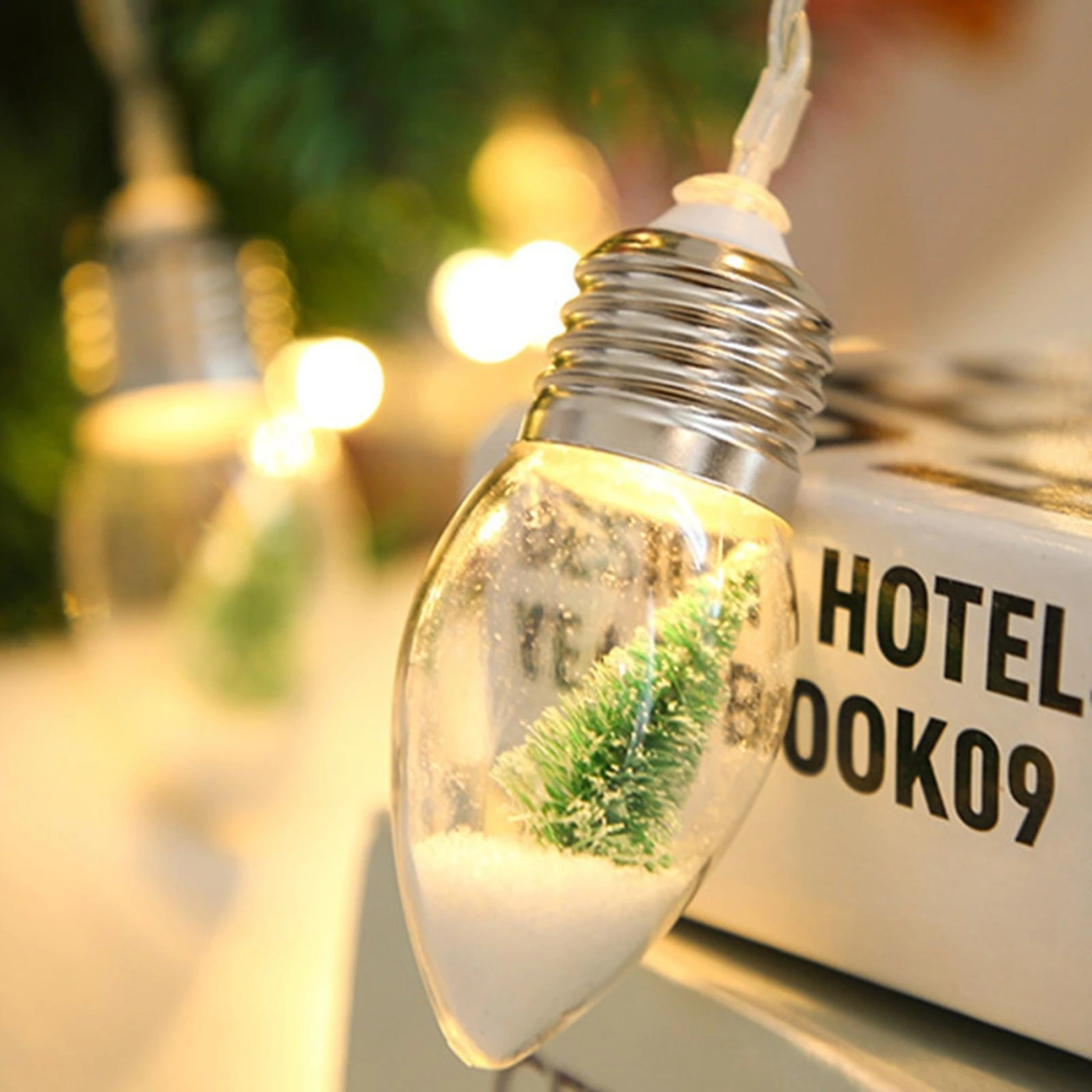 Новогодняя LED гирлянда в форме лампочек с 3D фигурками (Ёлочки) картинка