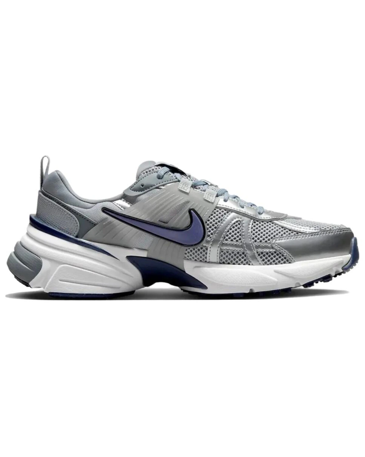 Nike V2K Run unisex кроссовки серо-серебристые сетчатые для бега и повседневной носки картинка