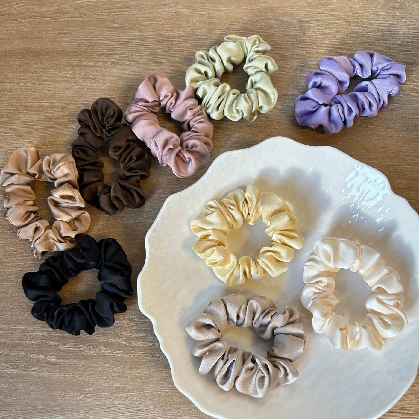 Минималистичная резинка для волос (Фиолетовый) картинка