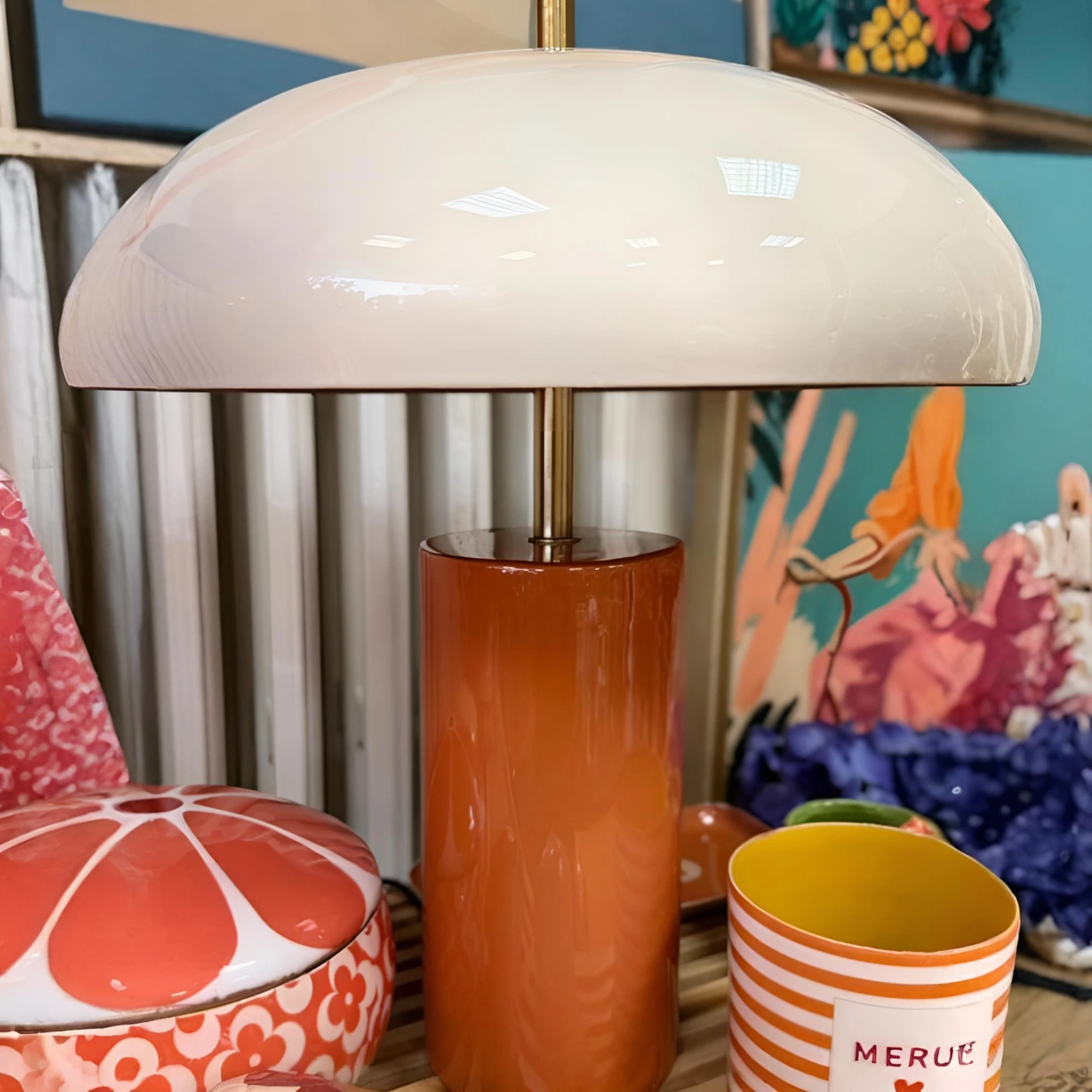 Прикроватный светильник в виде гриба в скандинавском стиле картинка