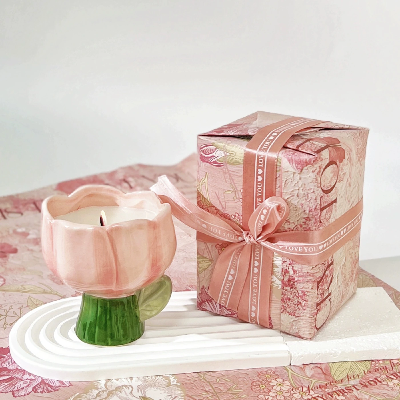 Ароматическая свеча в виде тюльпана картинка