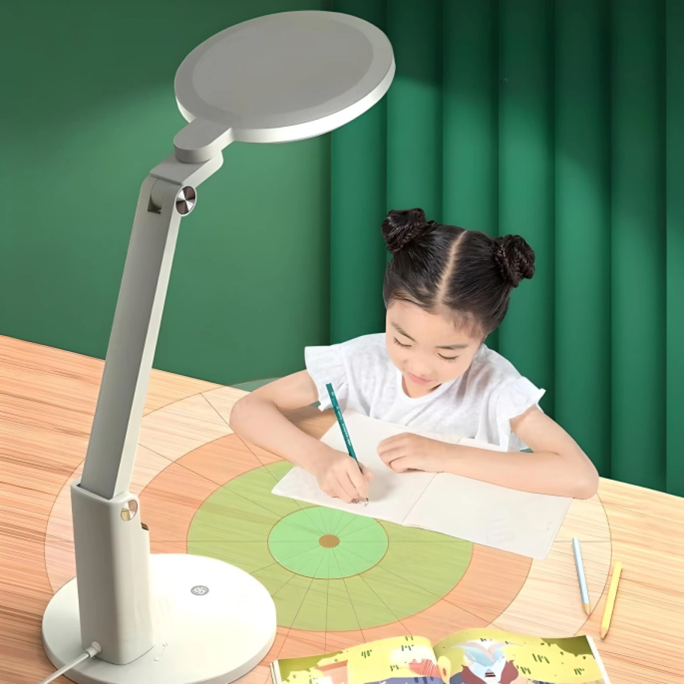 Настольная лампа с функцией защиты глаз картинка