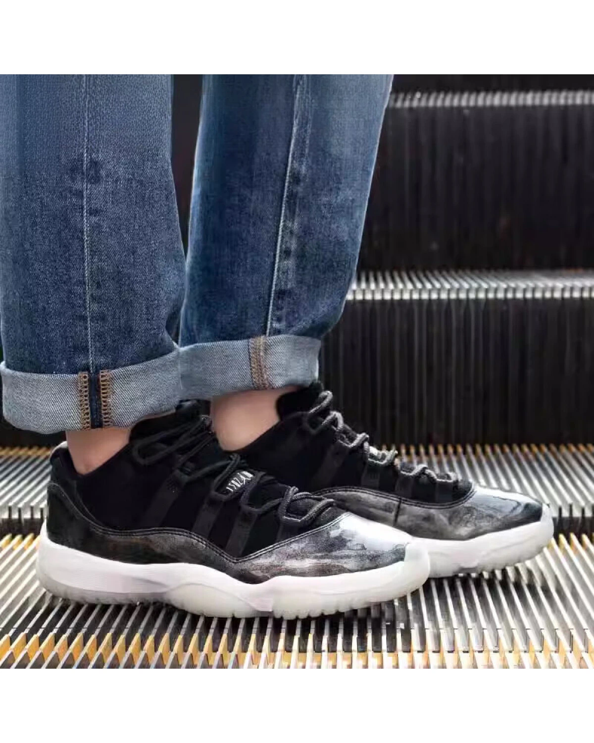 Jordan Air Jordan 11 Low Barons детские кроссовки для баскетбола черные из лаковой кожи картинка