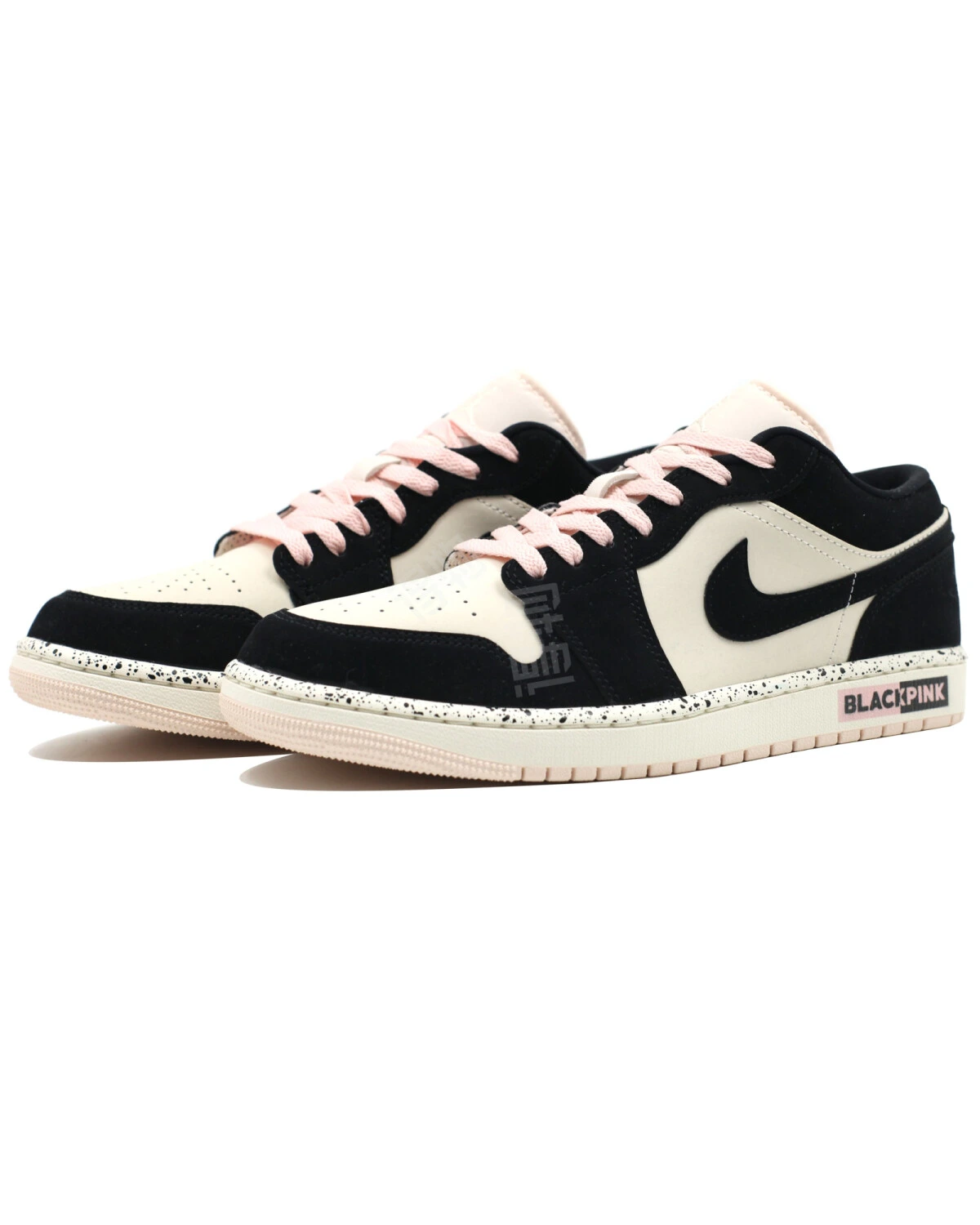 Jordan Air Jordan 1 guava ice унисекс кроссовки черно-белые с амортизацией картинка