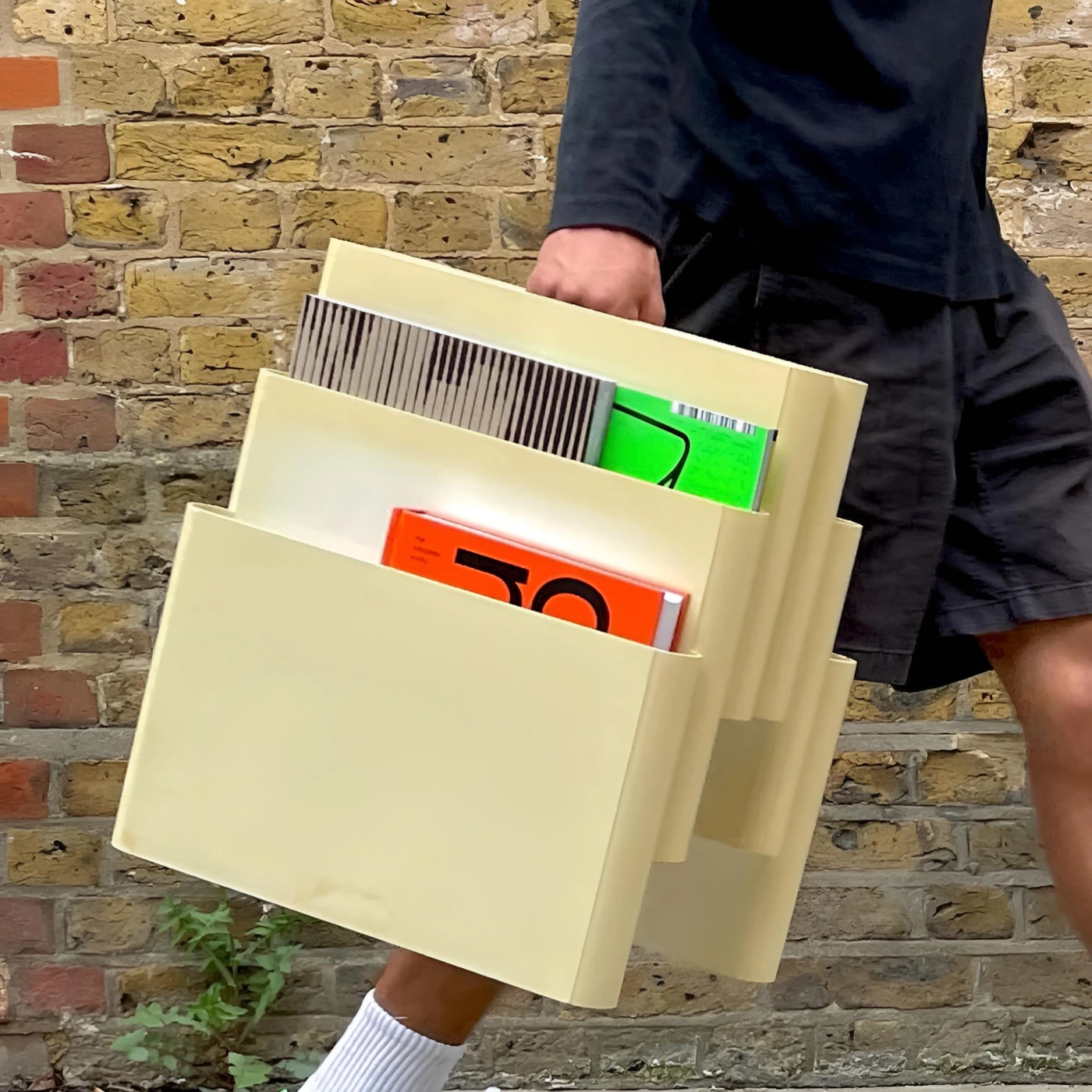 Винтажный напольный книжный стеллаж в скандинавском стиле для гостиной и дома картинка