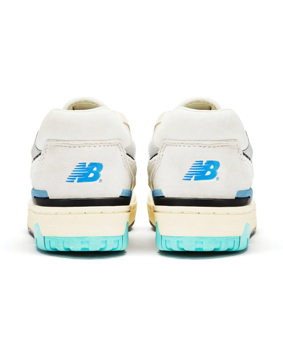 New Balance 550 unisex кроссовки белые с серо-голубыми вставками картинка