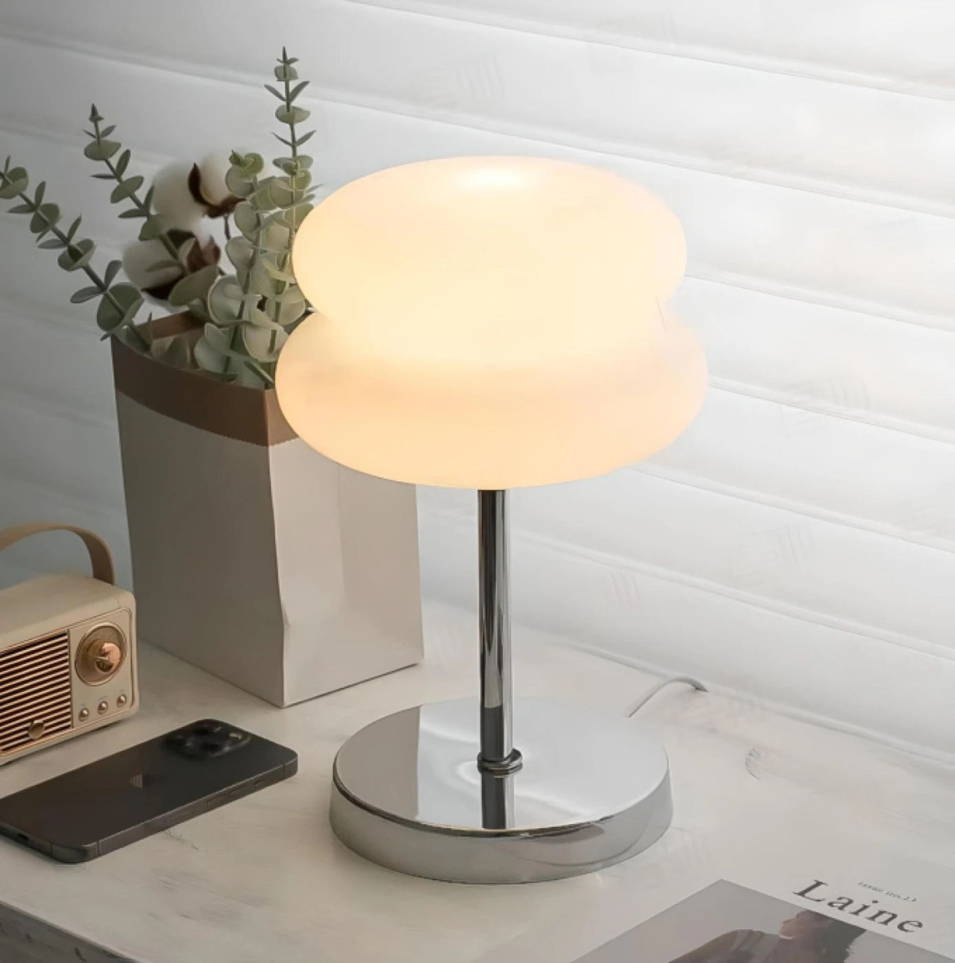 Настольная лампа в стиле баухаус картинка