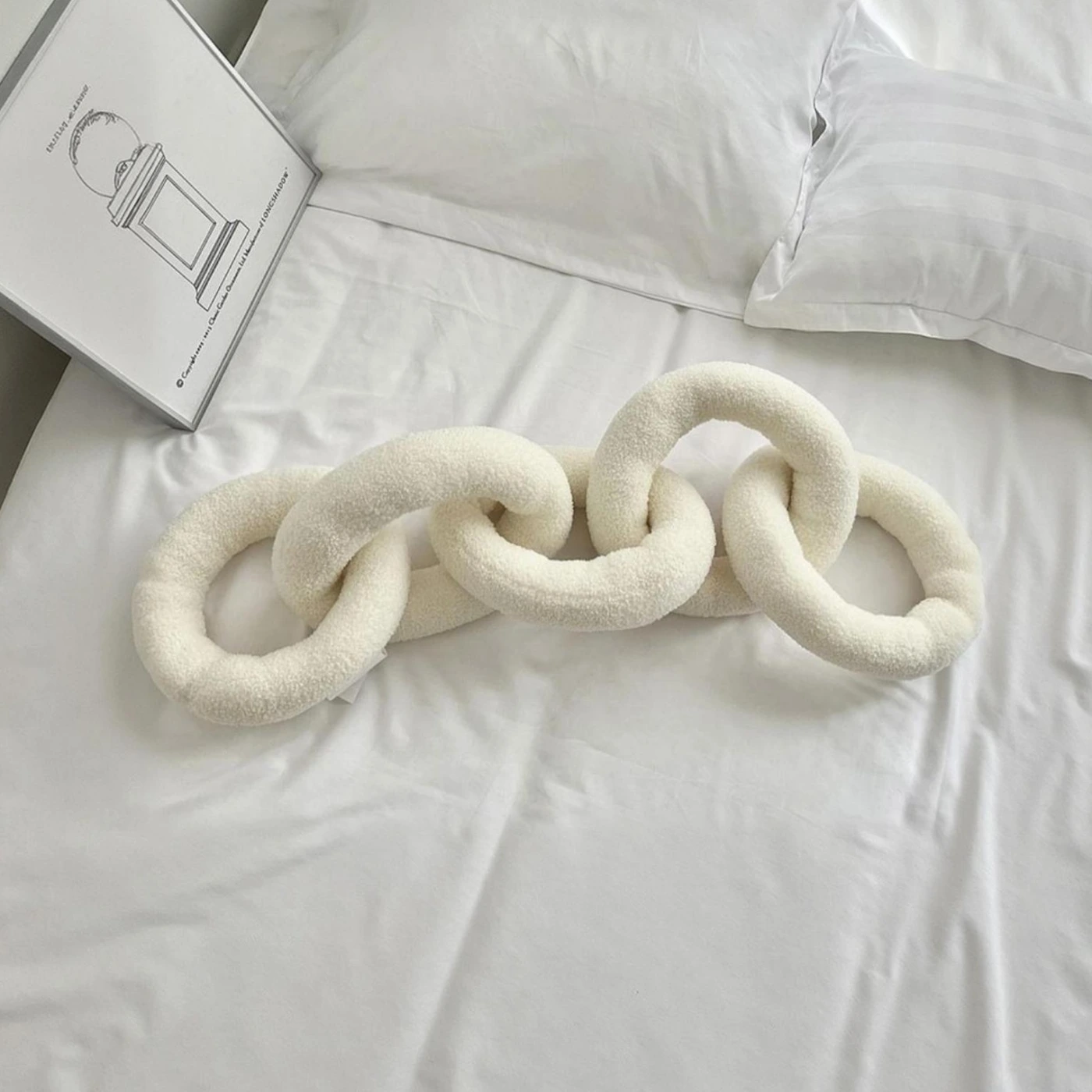 Декоративная подушка-цепь (Белый) картинка