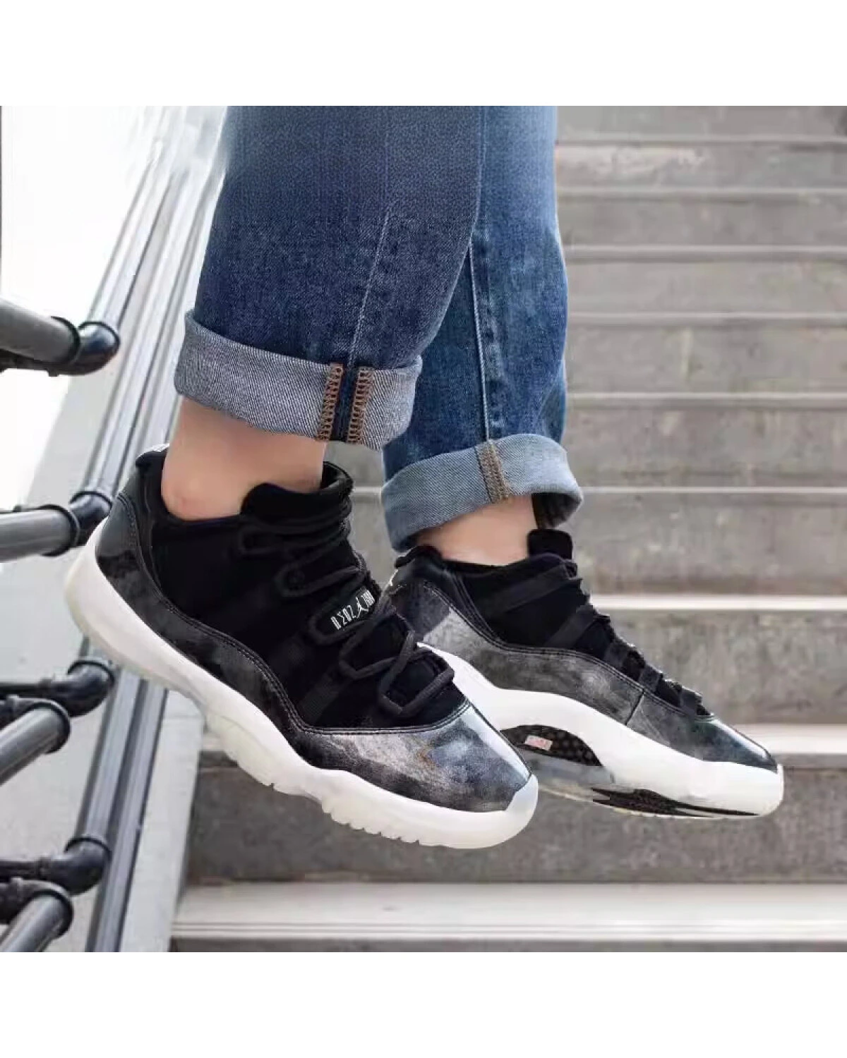 Jordan Air Jordan 11 Low Barons детские кроссовки для баскетбола черные из лаковой кожи картинка