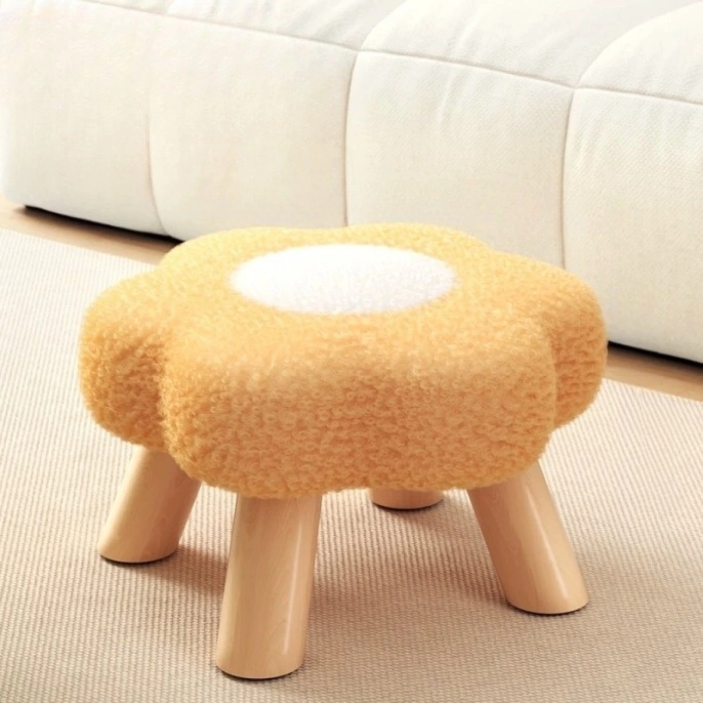 Маленький табурет в виде цветка (желтый) картинка