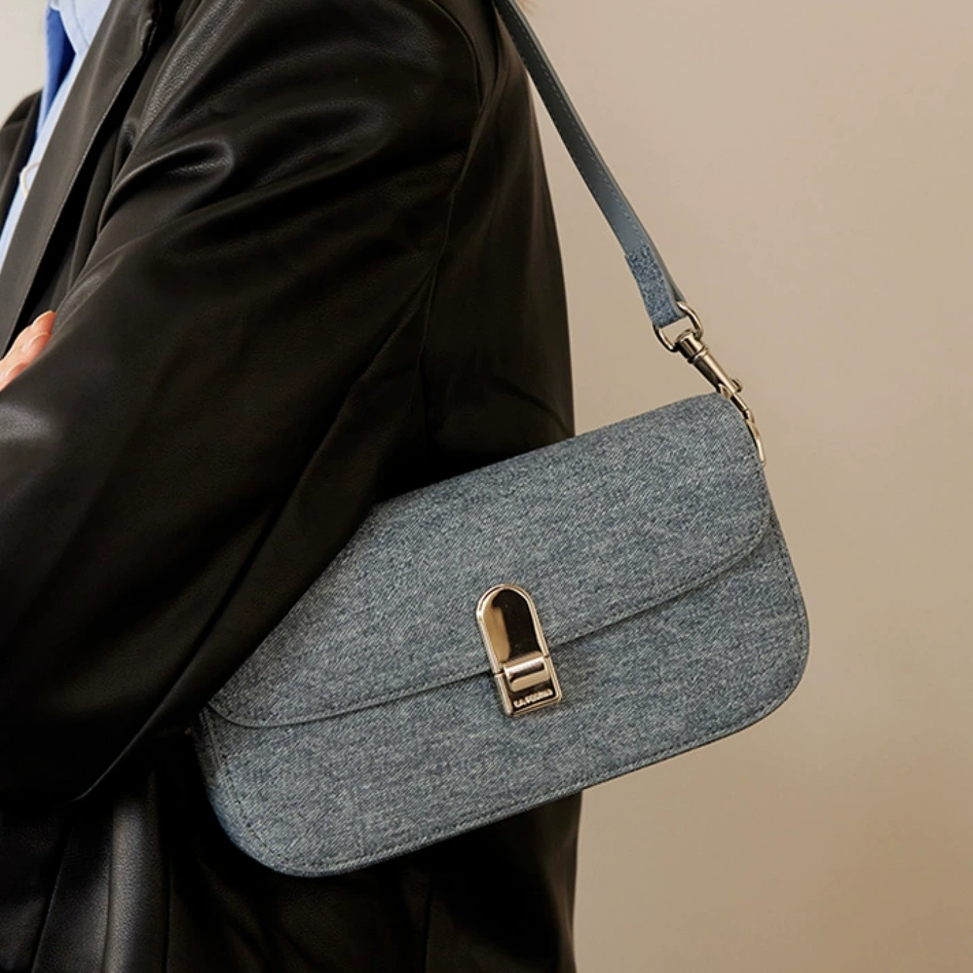 Сумка-мессенджер из натуральной кожи картинка