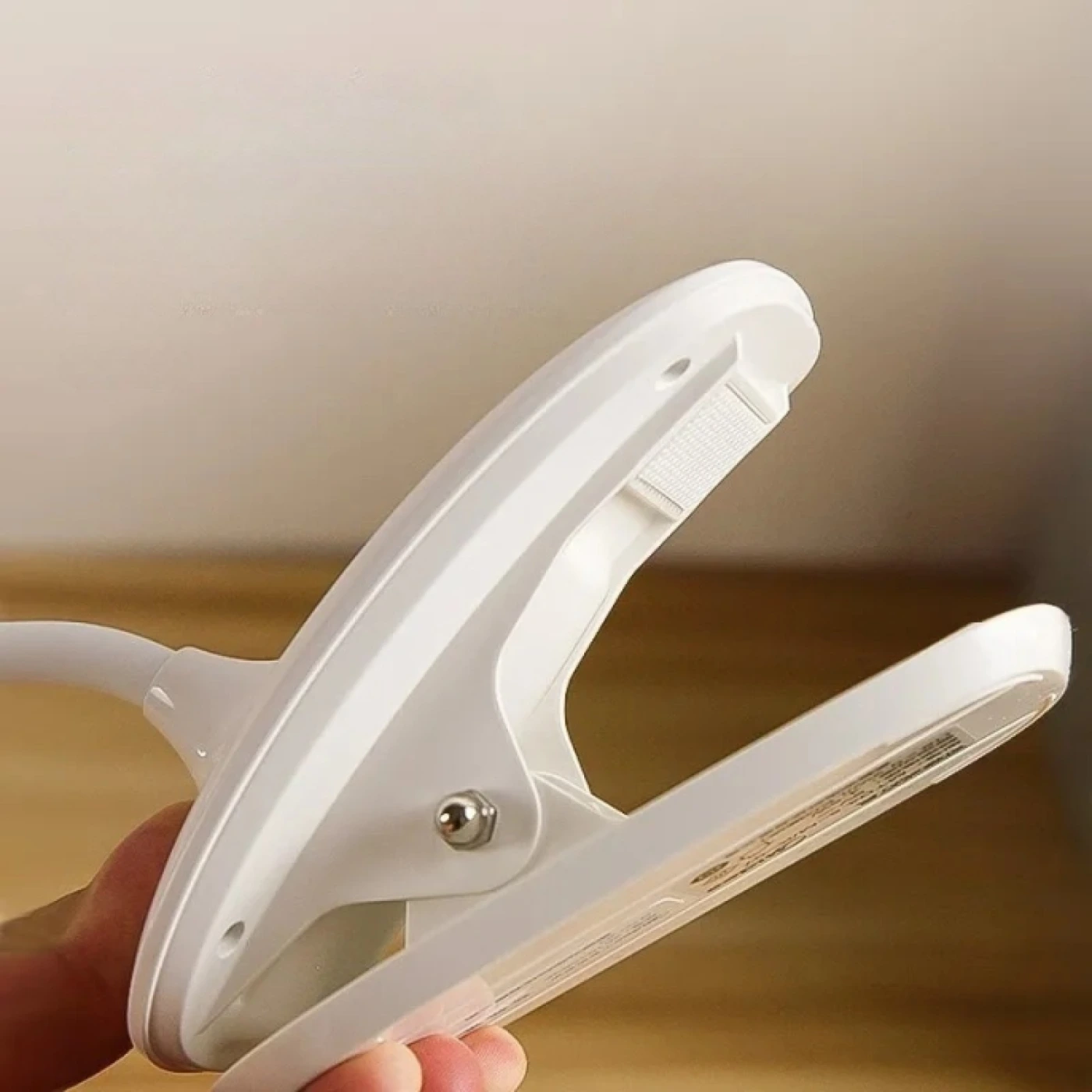 Настольная лампа Midea картинка