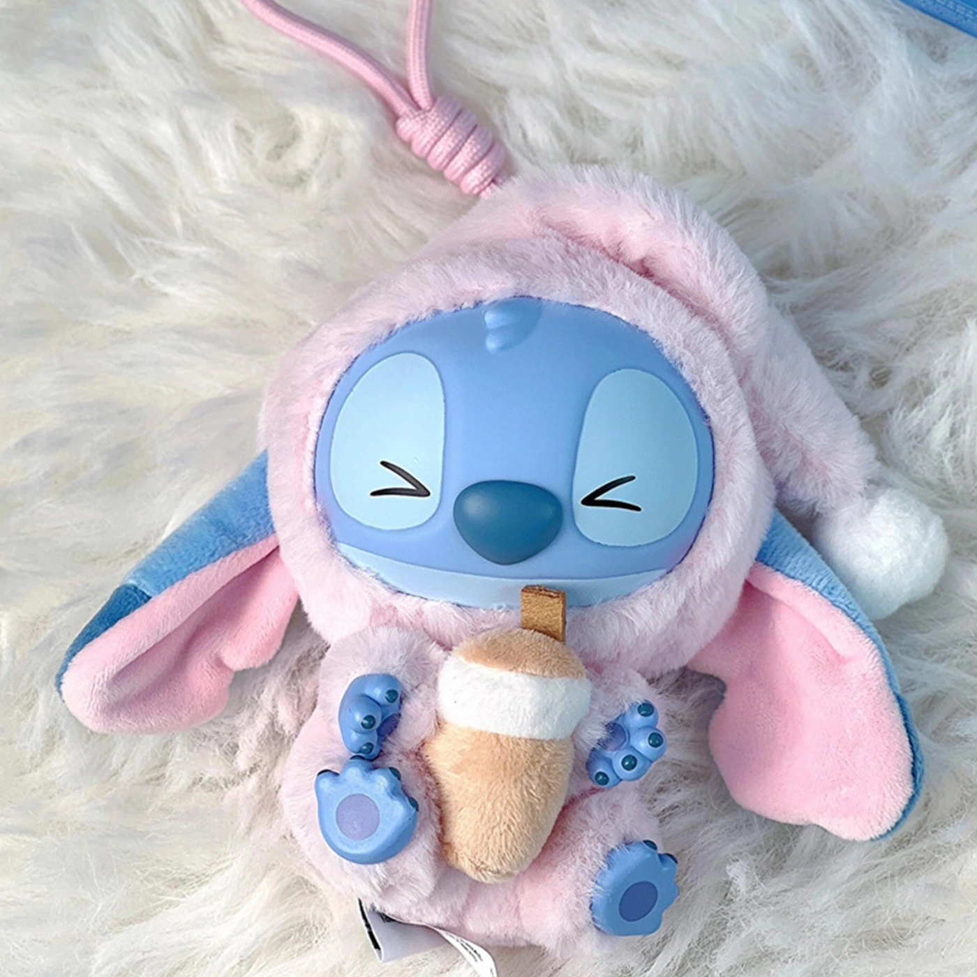 Коллекционная фигурка MINISO Stitch Eat Some Thing Before Sleep (Светло-розовый) картинка