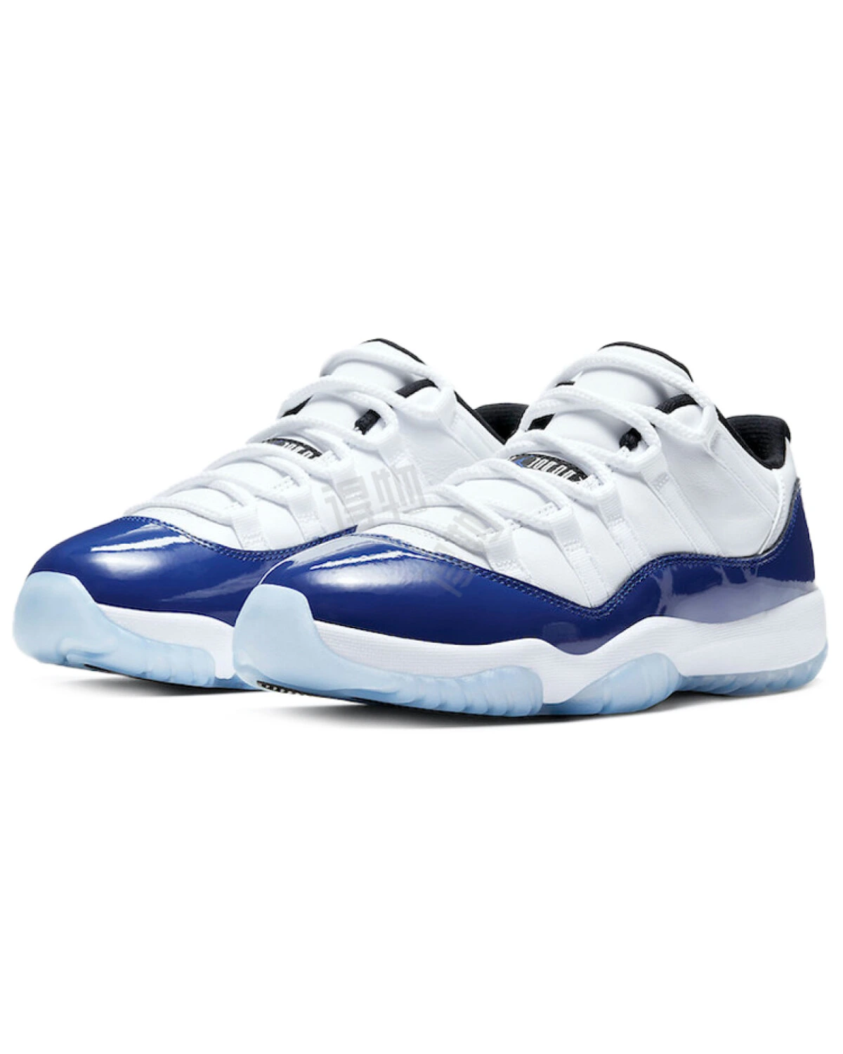 Jordan Air Jordan 11 Retro Low 'Concord Sketch' женские кроссовки бело-синие из лакированной кожи картинка