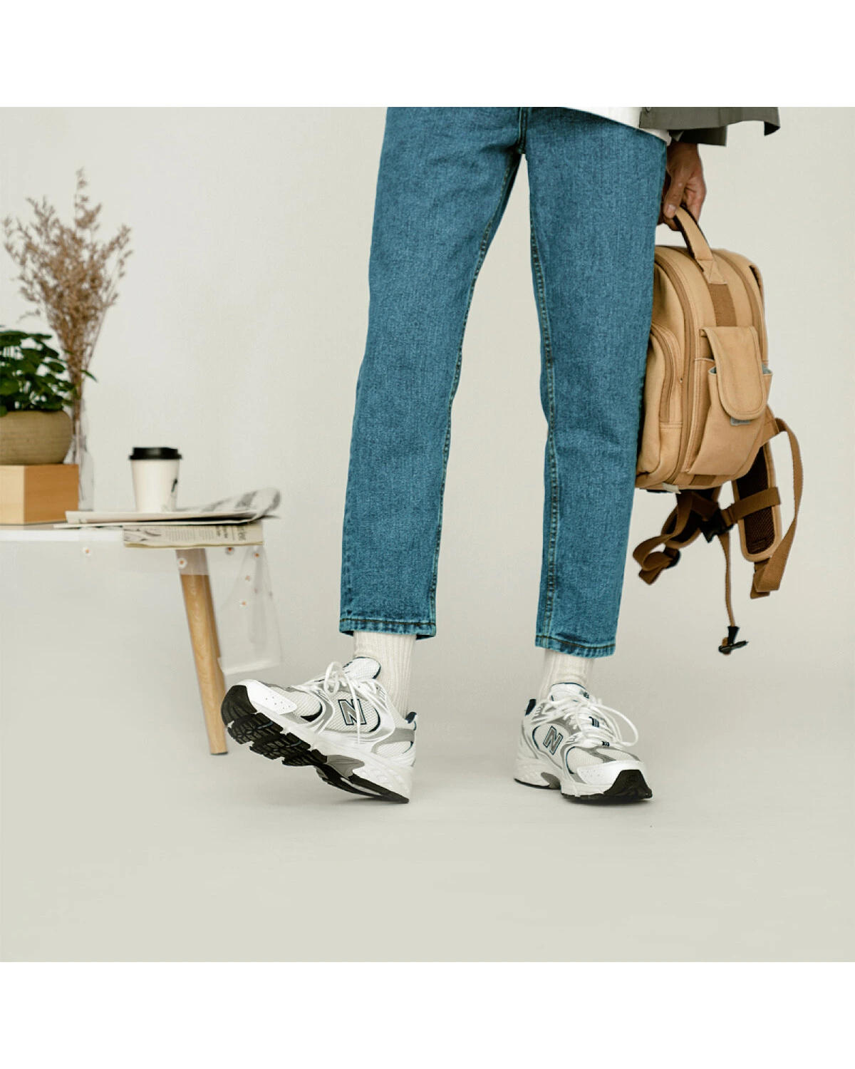 New Balance 530 unisex кроссовки белые с серебристыми вставками картинка