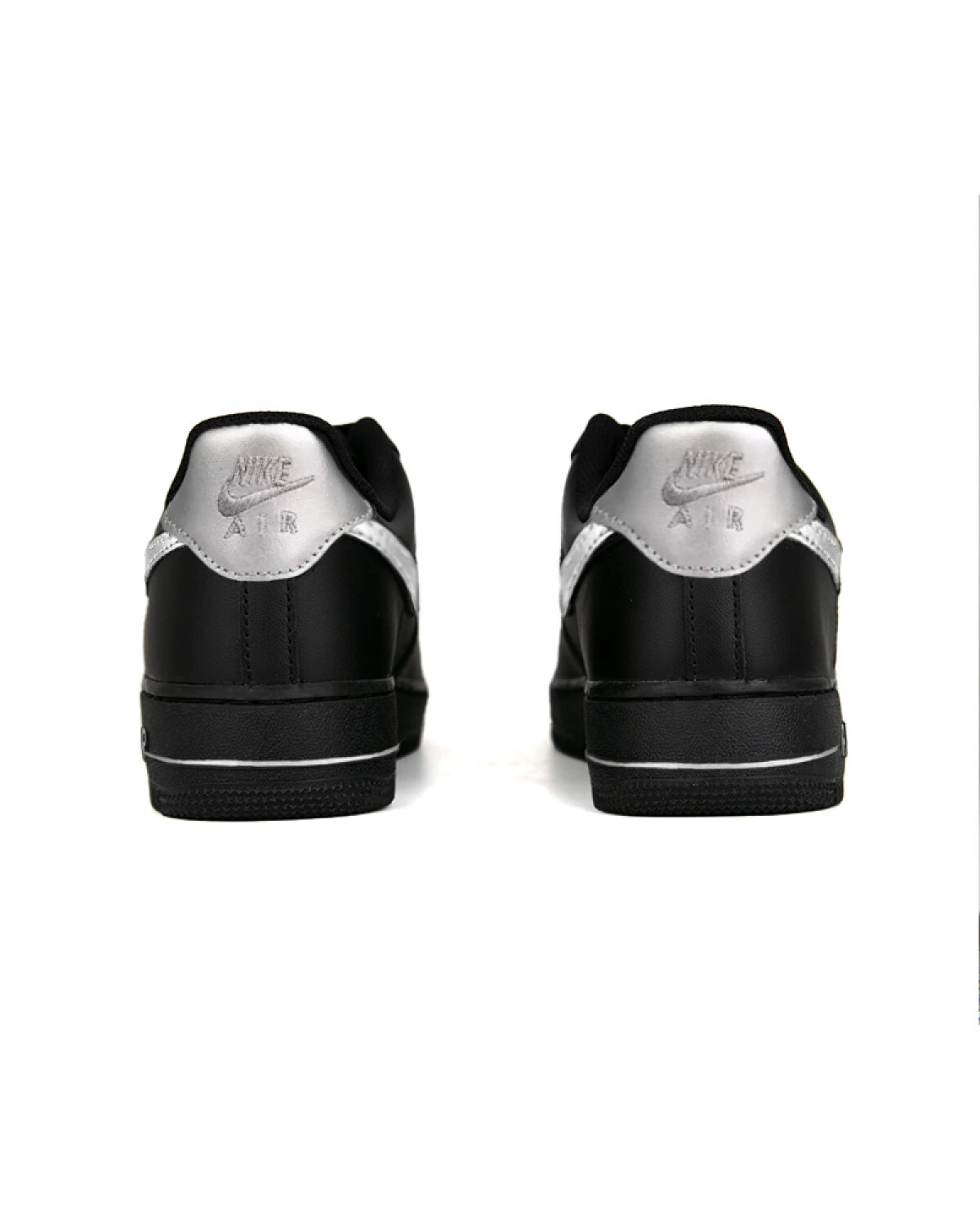 Nike Air Force 1 унисекс кроссовки черные с серебряным логотипом картинка