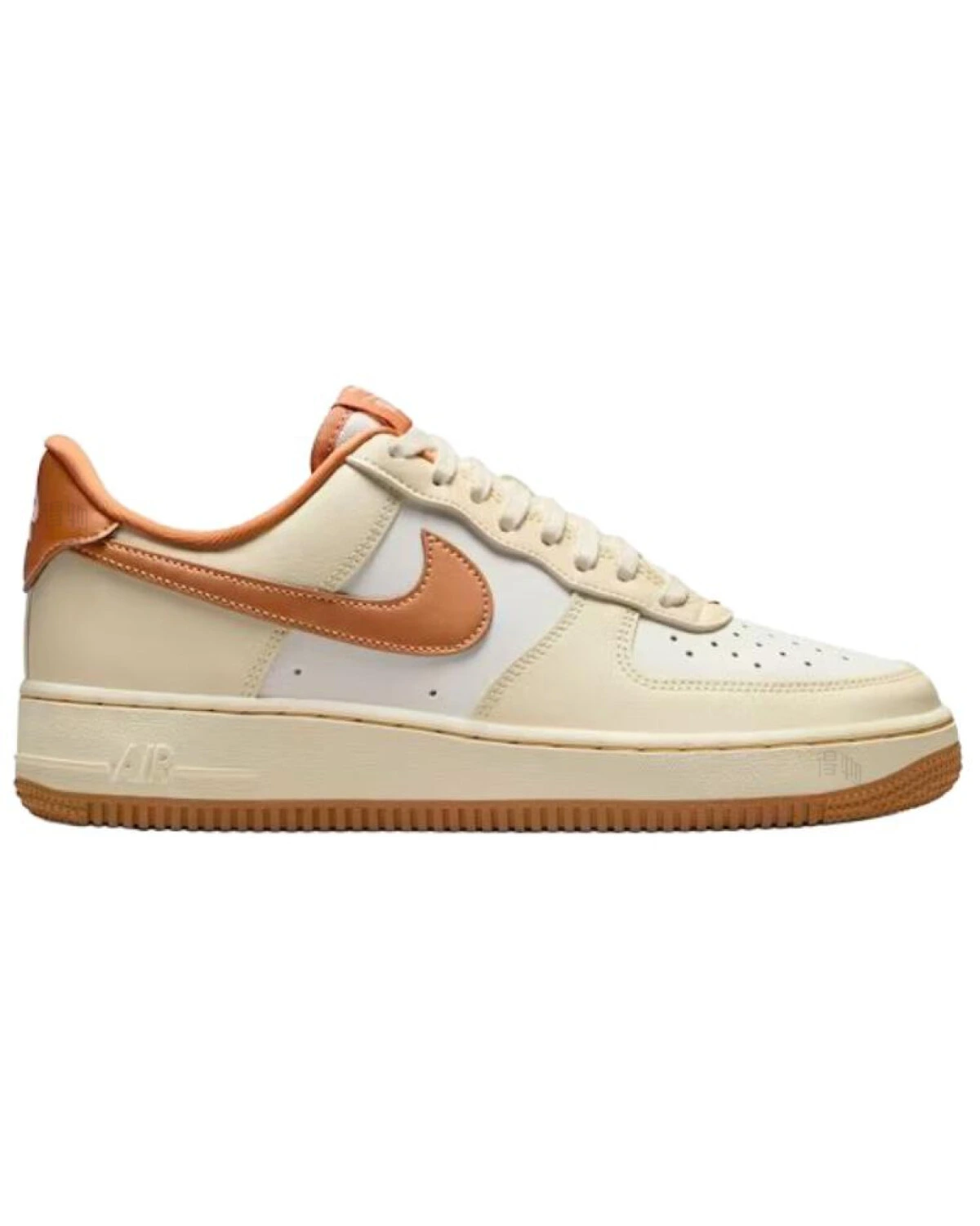 Nike Air Force 1 '07 женские кроссовки на шнуровке бежевые с круглым носком картинка