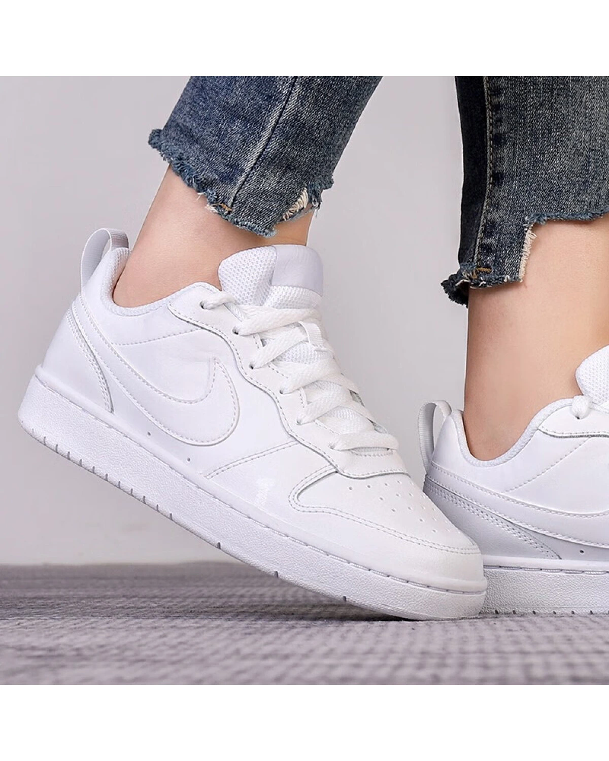 Nike Court Borough Low 2 детские кеды белые с амортизацией и износостойкостью картинка