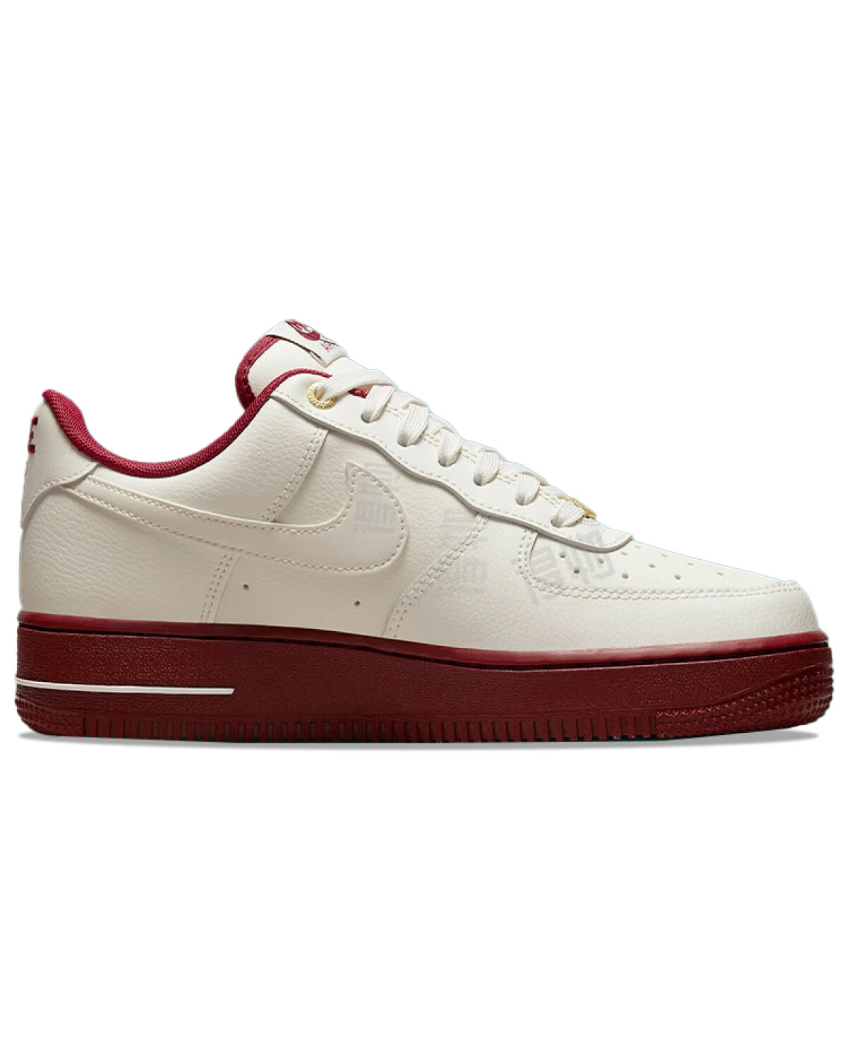 Nike Air Force 1 '07 se женские кроссовки белые с красными вставками картинка