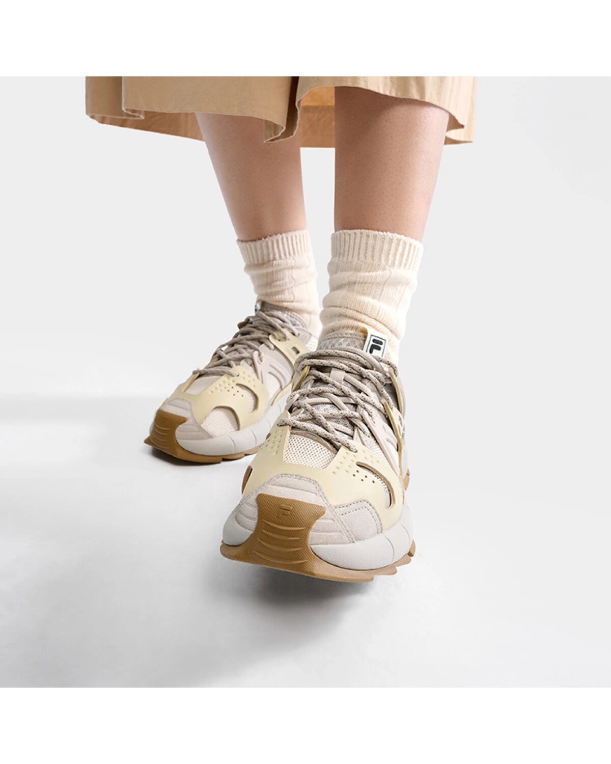 FILA INSETTO женские кроссовки текстильные бежевые картинка