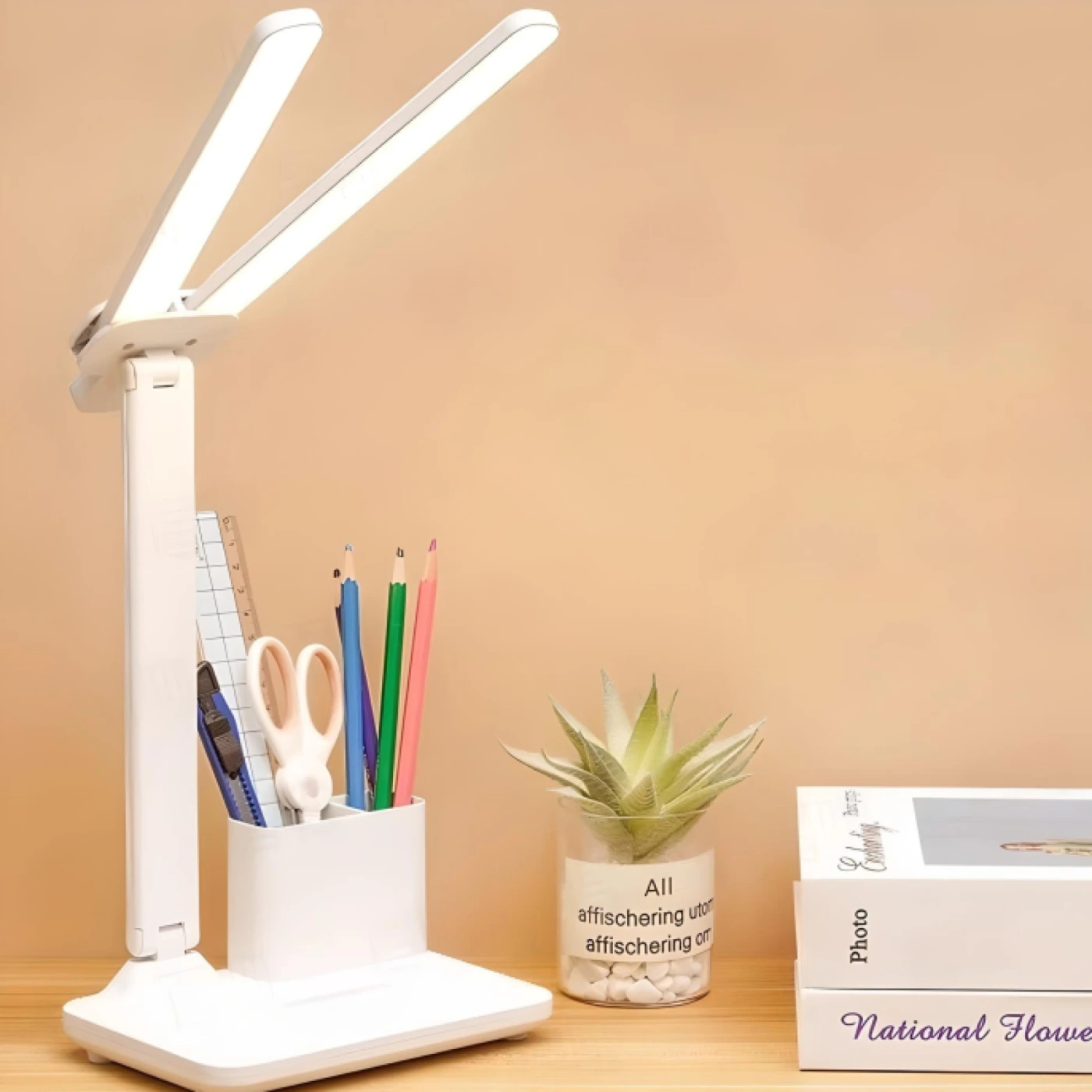 Многофункциональная настольная лампа картинка