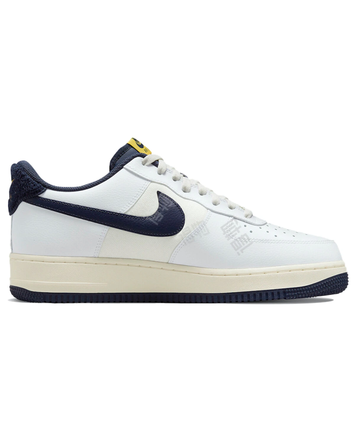 Nike Air Force 1 '07 LV8 мужские кроссовки бело-синие из комбинированного материала картинка