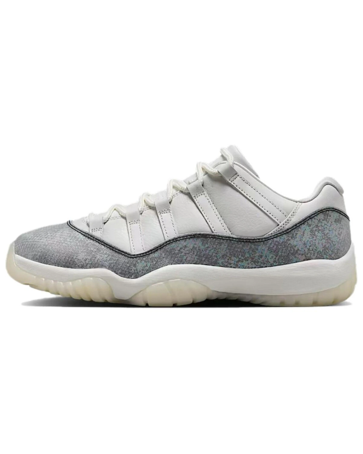 Jordan Air Jordan 11 кроссовки белые с фиолетово-черными деталями картинка