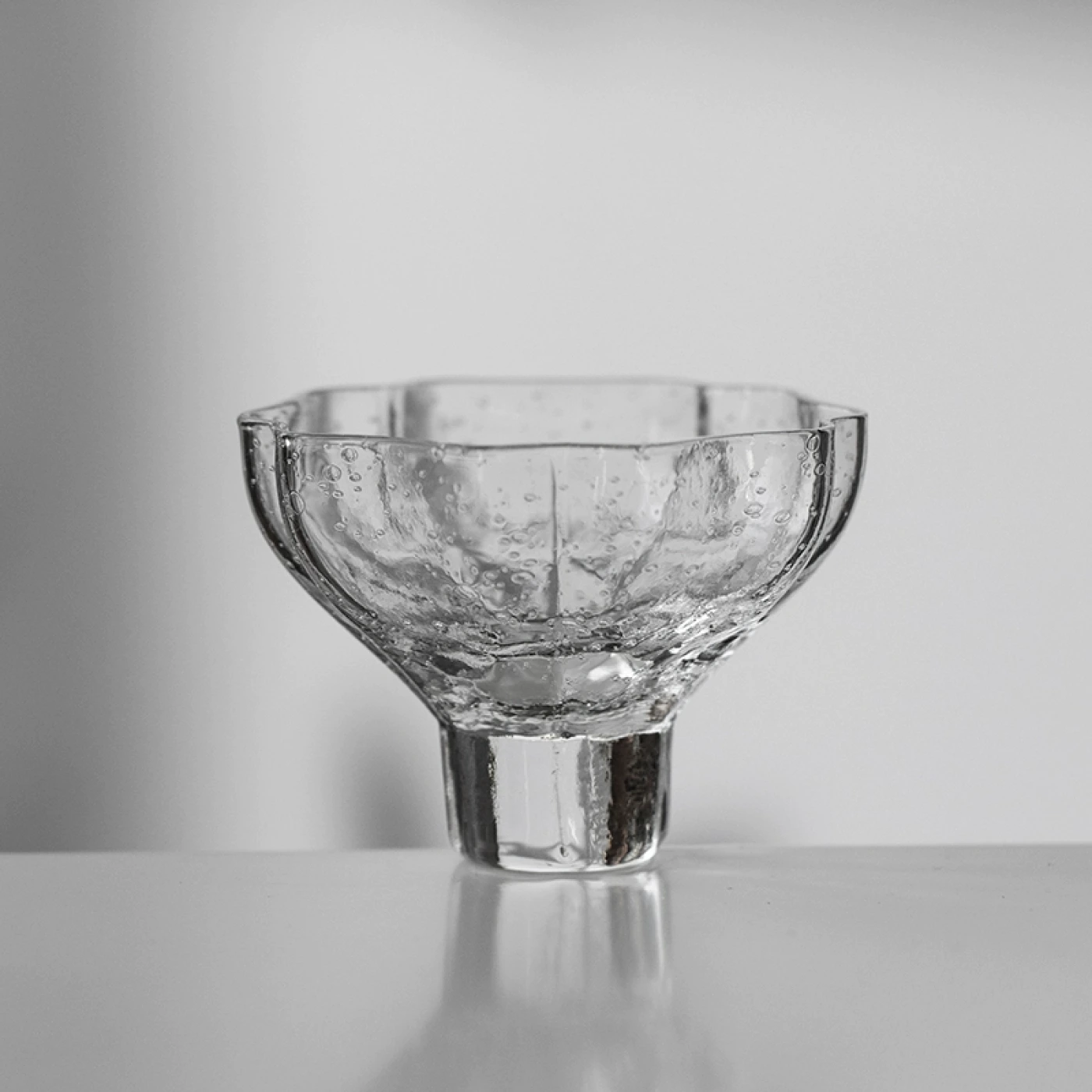 Стакан-цветок с пузырьками картинка