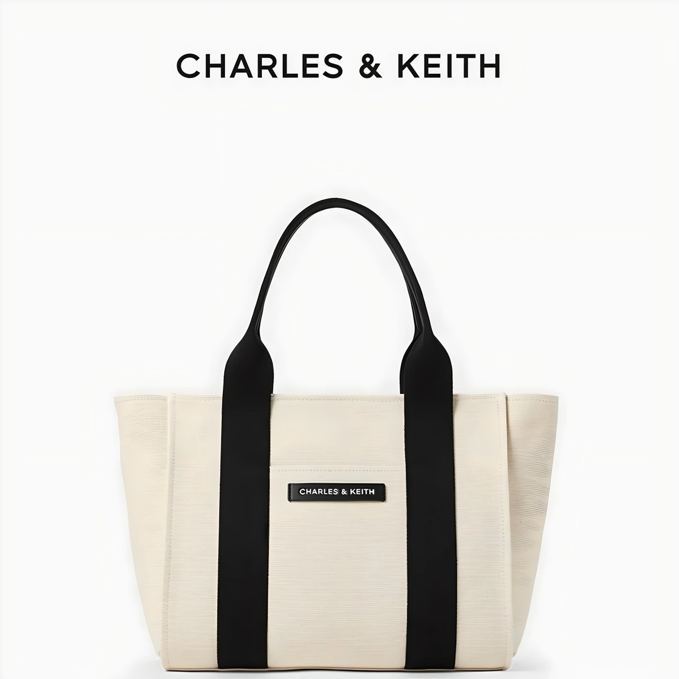Портативная вместительная сумка CHARLES&KEITH картинка