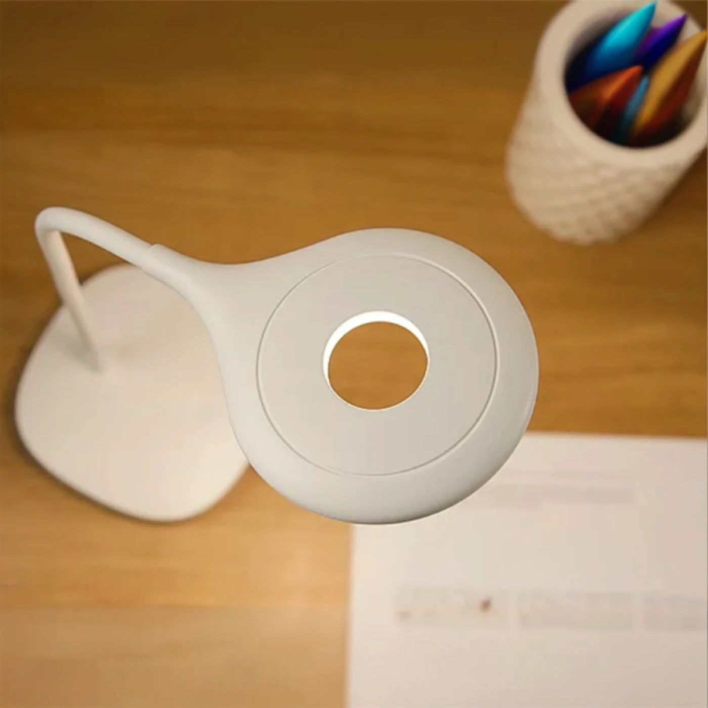 Светодиодная настольная лампа Midea картинка