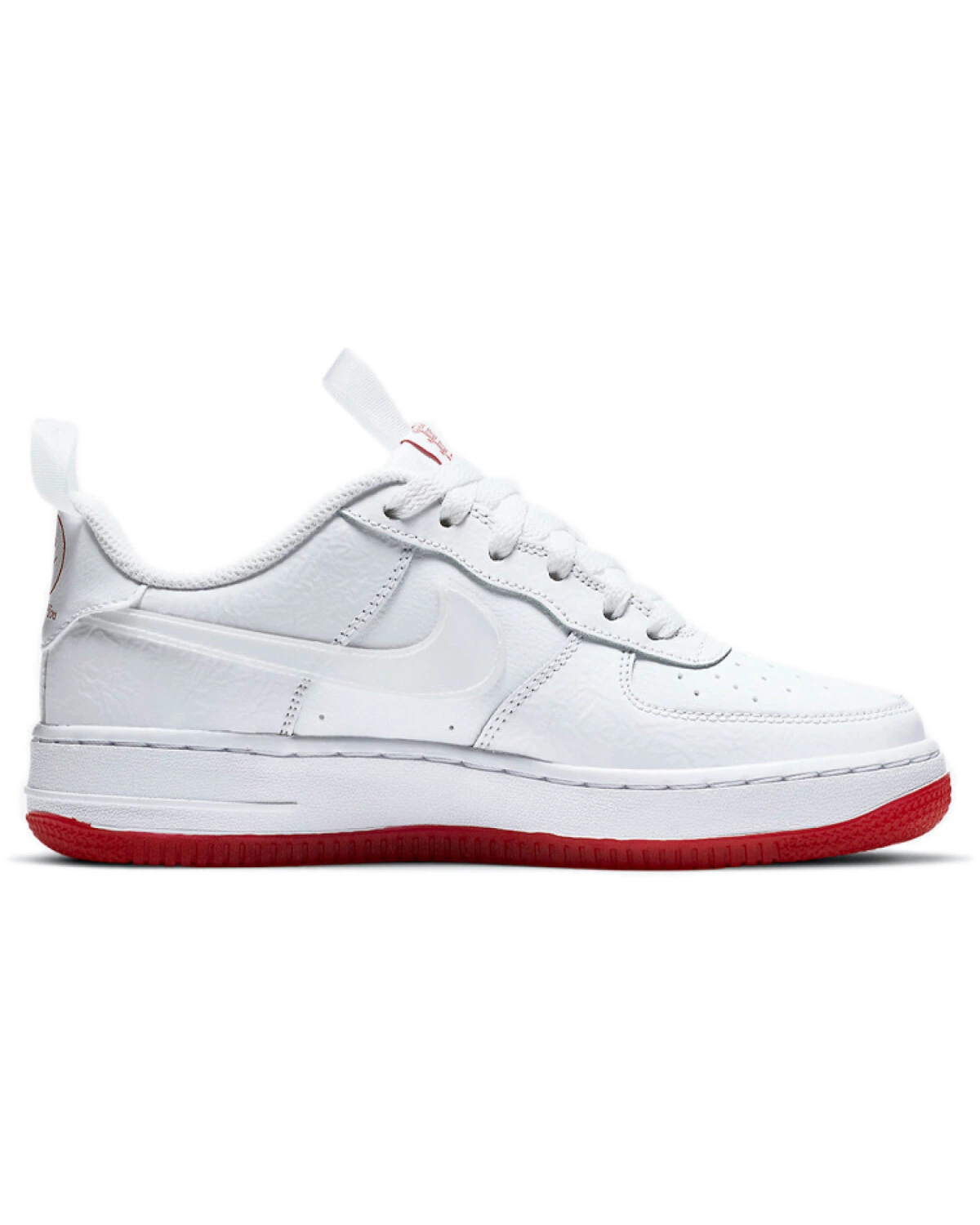 Nike Air Force 1 WILD LV8 детские кеды белые с красными деталями картинка