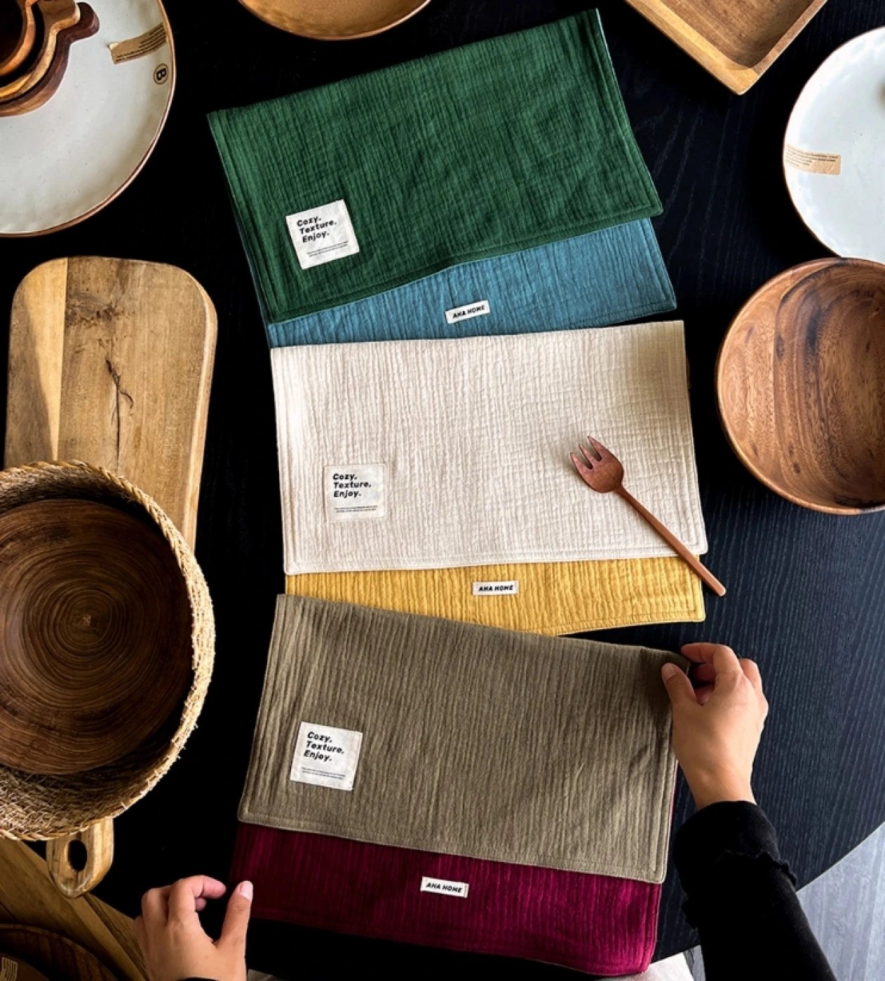 Двухстороннее хлопковое полотенце AhaHome в скандинавском стиле (бордовый, хаки) картинка