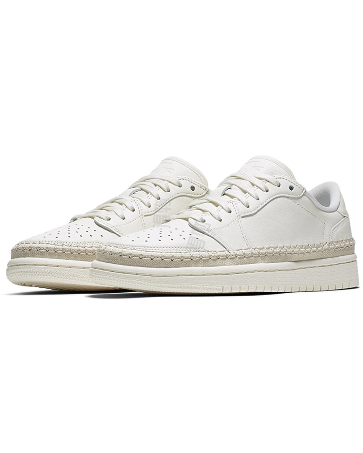 Jordan Air Jordan 1 Retro Low "No Swoosh" женские кроссовки белые кожаные картинка