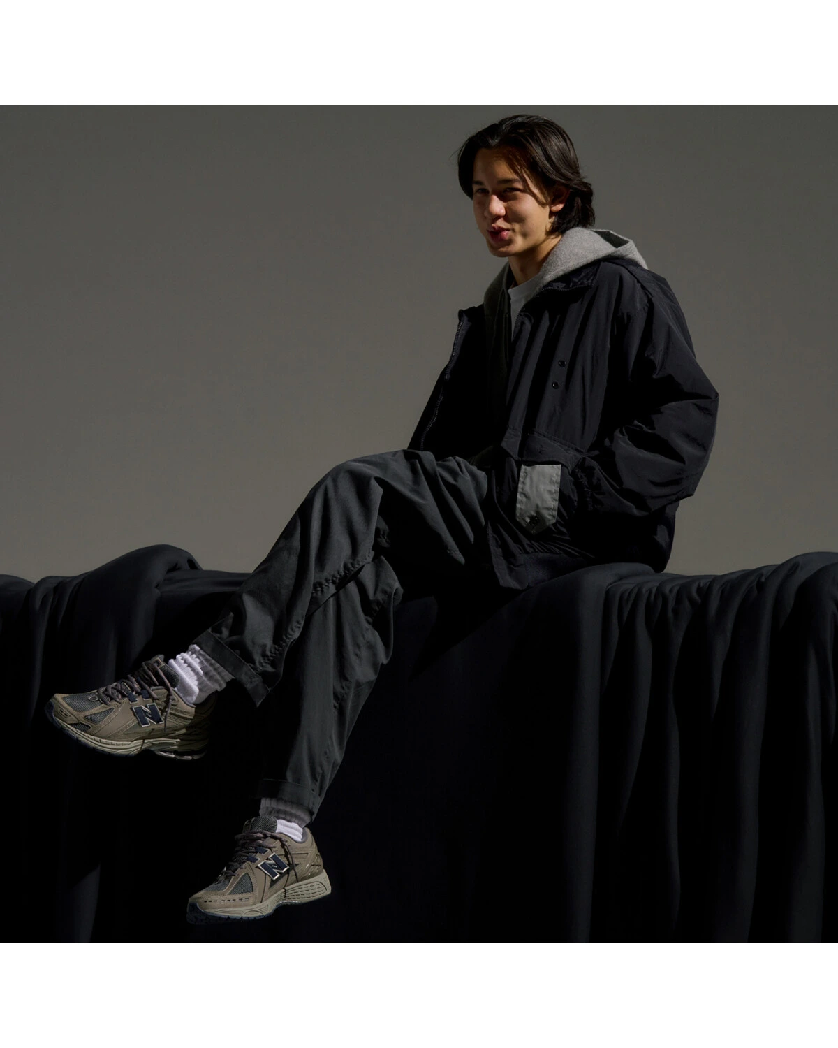 New Balance 1906R мужские и женские кроссовки серые с амортизацией картинка