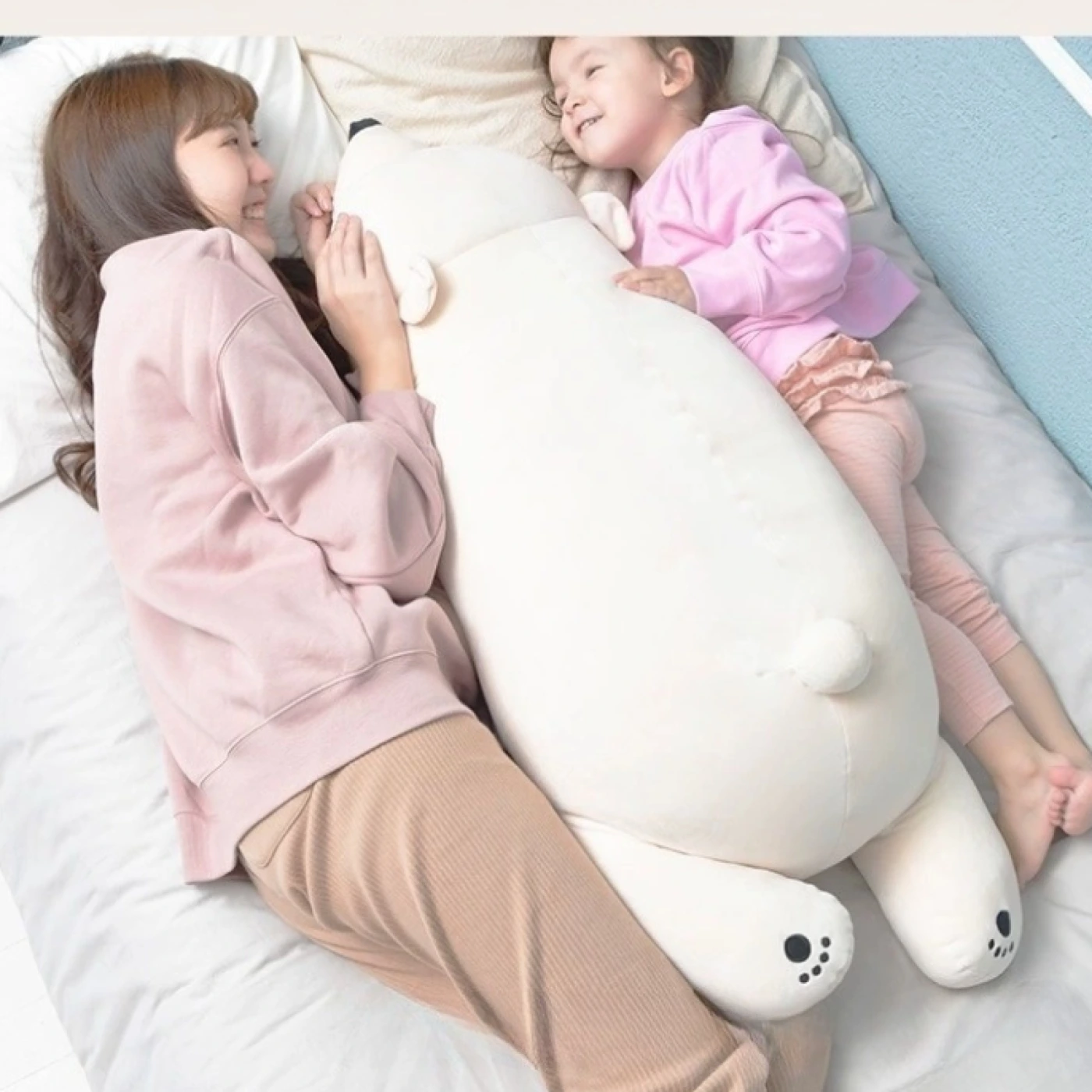 Подушка декоративная медвежонок (Светло-коричневый) картинка