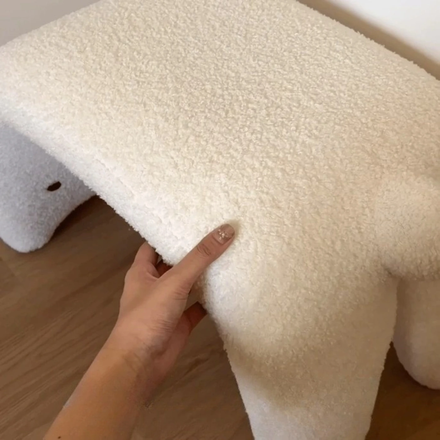 Табурет для гостиной (белый) картинка