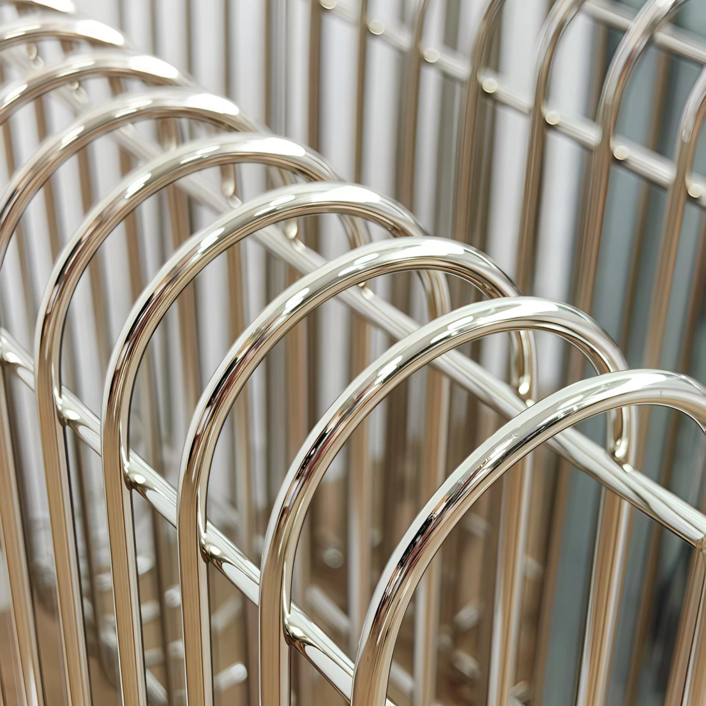 Настольная стойка для книг и газет в скандинавском стиле картинка