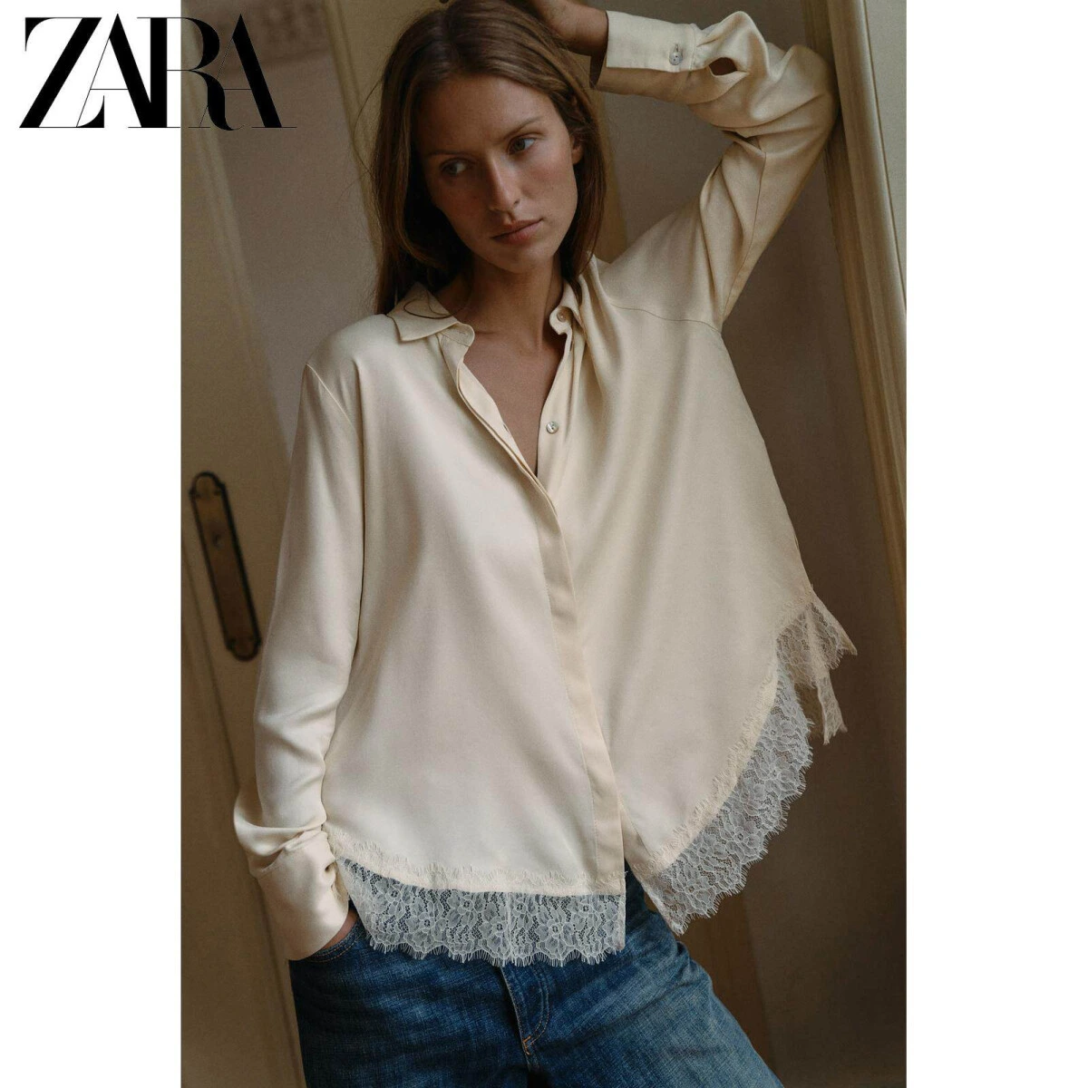 ZARA женская рубашка с кружевной отделкой сатиновая белая картинка